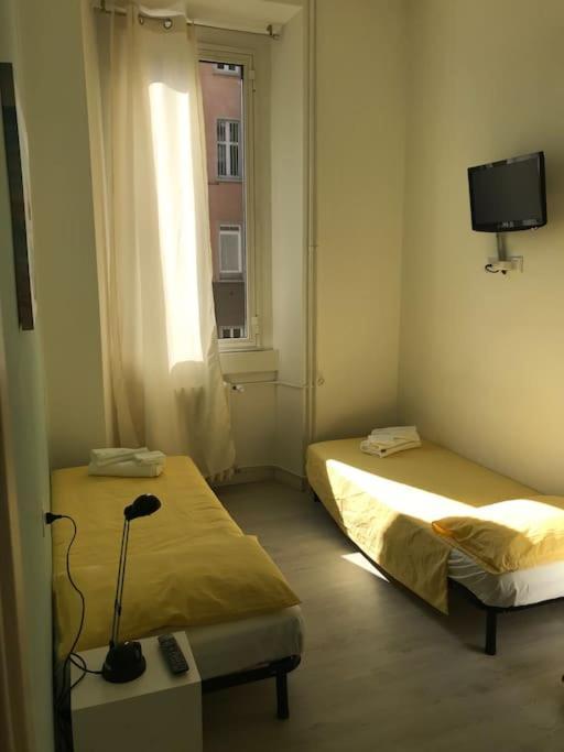Appartamento In Zona Bocconi Milan Extérieur photo